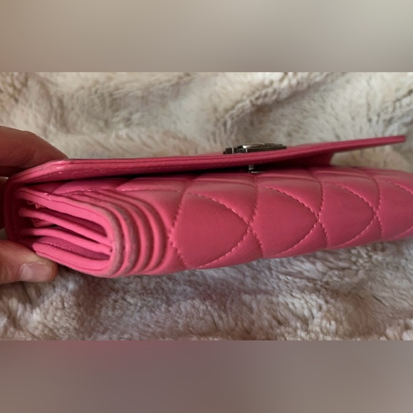 Chanel | Women’s Pink Lambskin Diamond Quilted Boy Flap Long Leather Wallet Lux - Picture 5 of 17